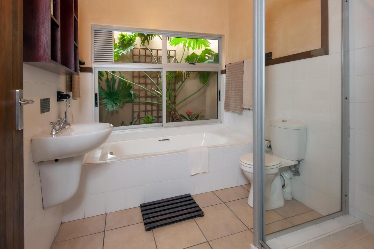 Aloe Guest House Hermanus Bagian luar foto