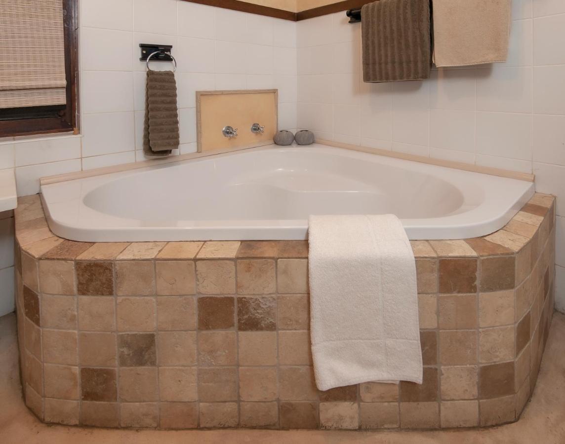 Aloe Guest House Hermanus Bagian luar foto