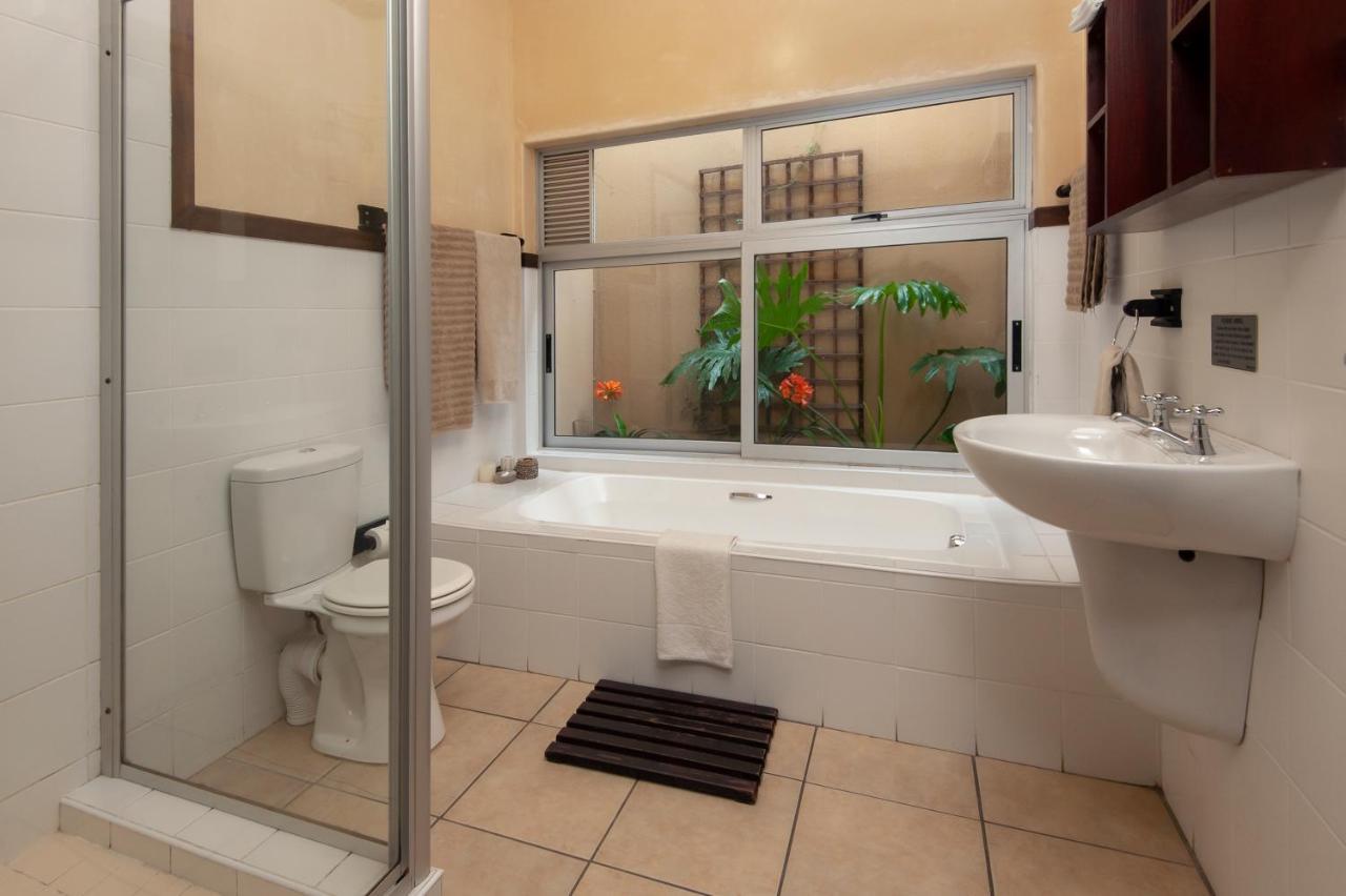 Aloe Guest House Hermanus Bagian luar foto